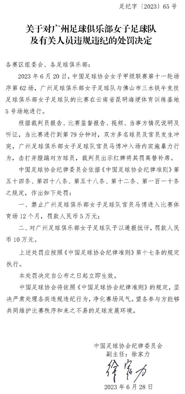 现场，三位老友开启毒舌模式，对于张智霖、佘诗曼的CP重聚，吴镇宇透露：;我们这次在戏里没有俗套的感情戏，都是因为案件凑在一起